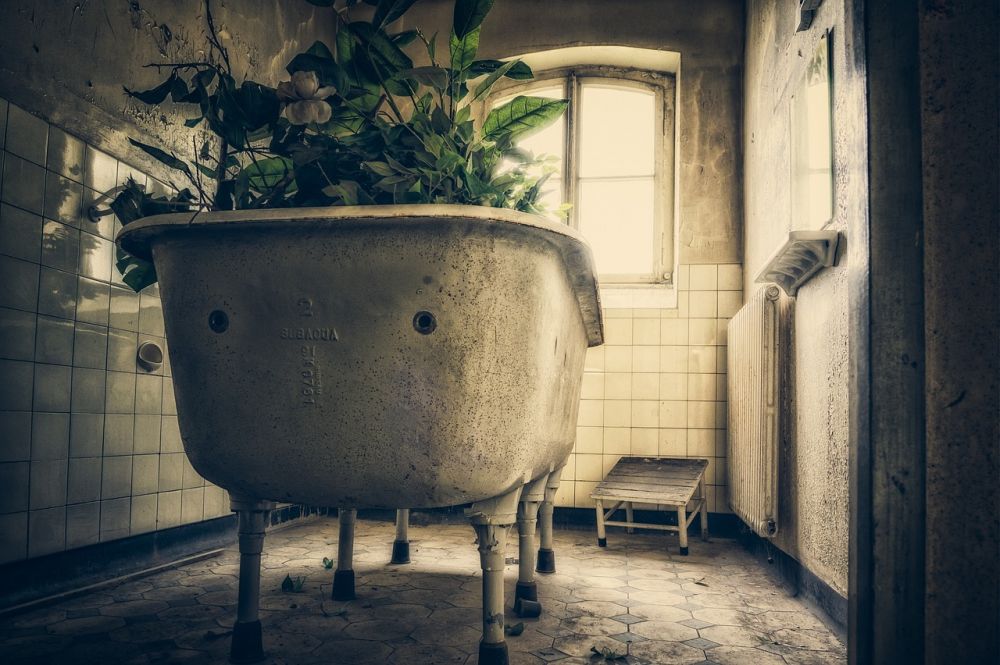 Städning av badrum: En djupgående guide till effektiv rengöring