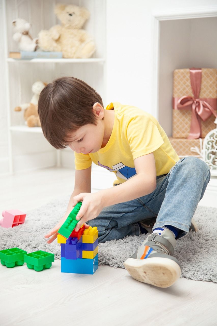 Leksaksförvaring i barnrummet är en viktig del av att hålla rummet organiserat och säkert för barnet